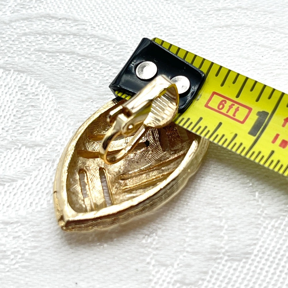 Vintage Gold Tone Classic 80s 90s Lattice Woven Almond-Shaped Clip-On Earrings - Picture 5 of 7